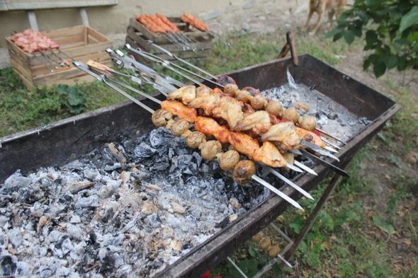 Hərbi xidmətdən qayıdan oğulları üçün məclis təşkil edənlər cərimələndi - FOTO